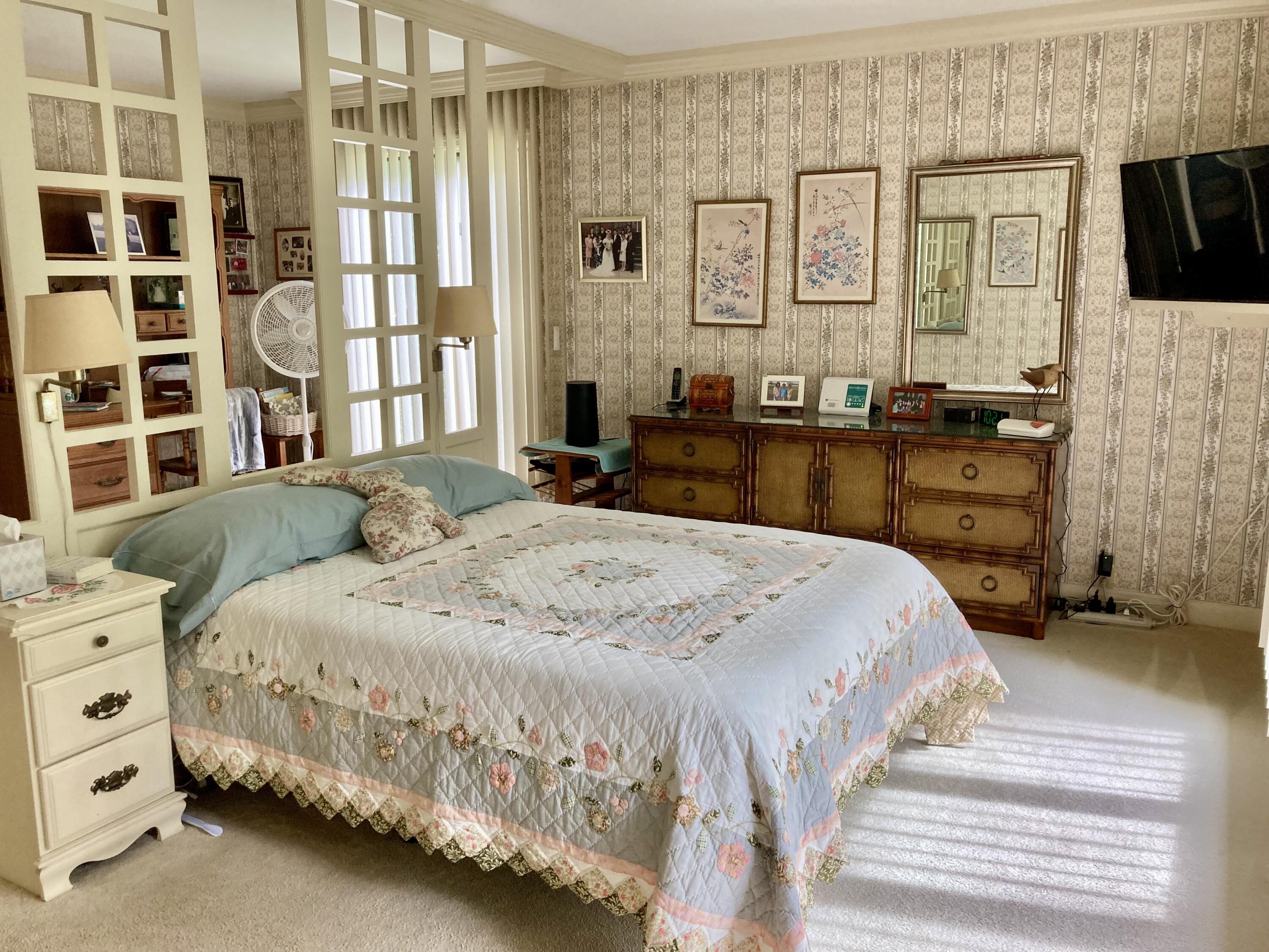 35 CATHERINE AVE