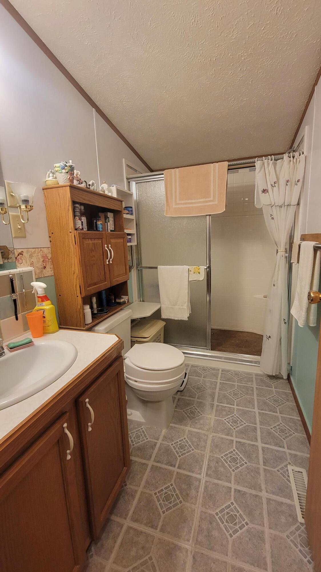 60 KEEN CT DR