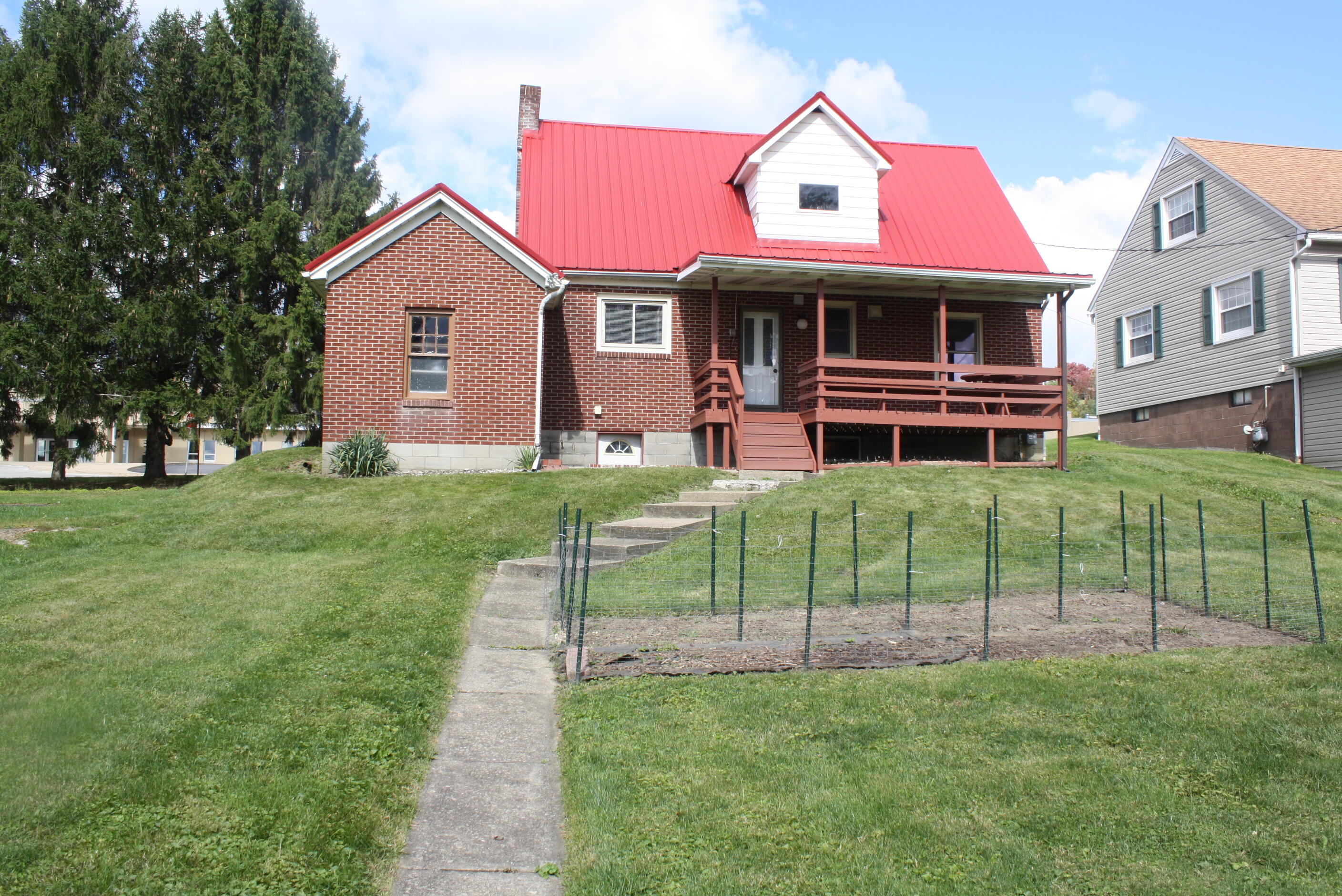 420 ORIENT AVE
