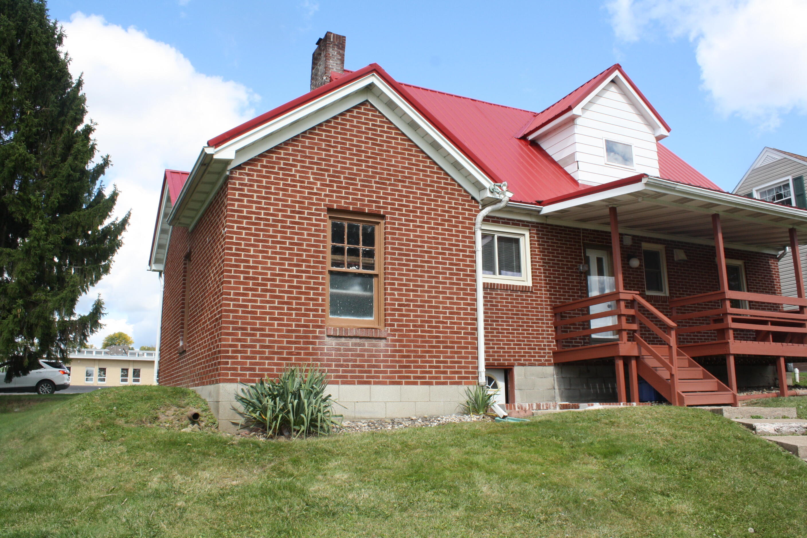 420 ORIENT AVE