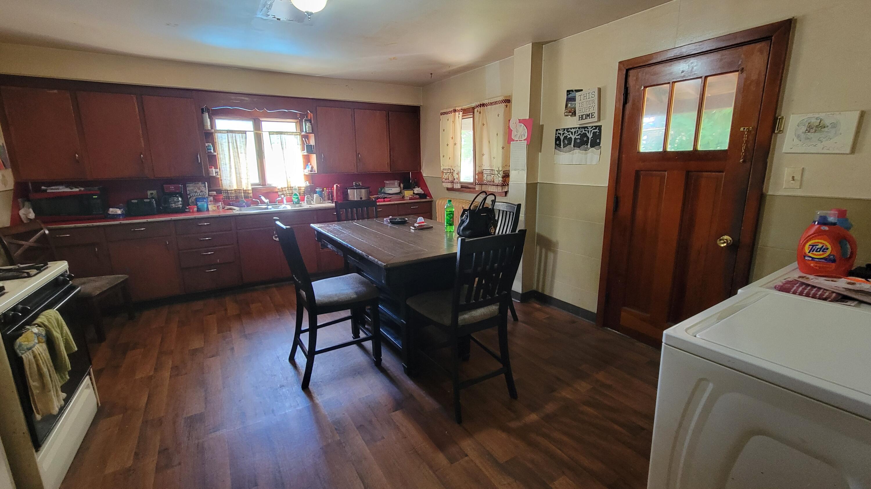 717 1/2 W WASHINGTON AVE