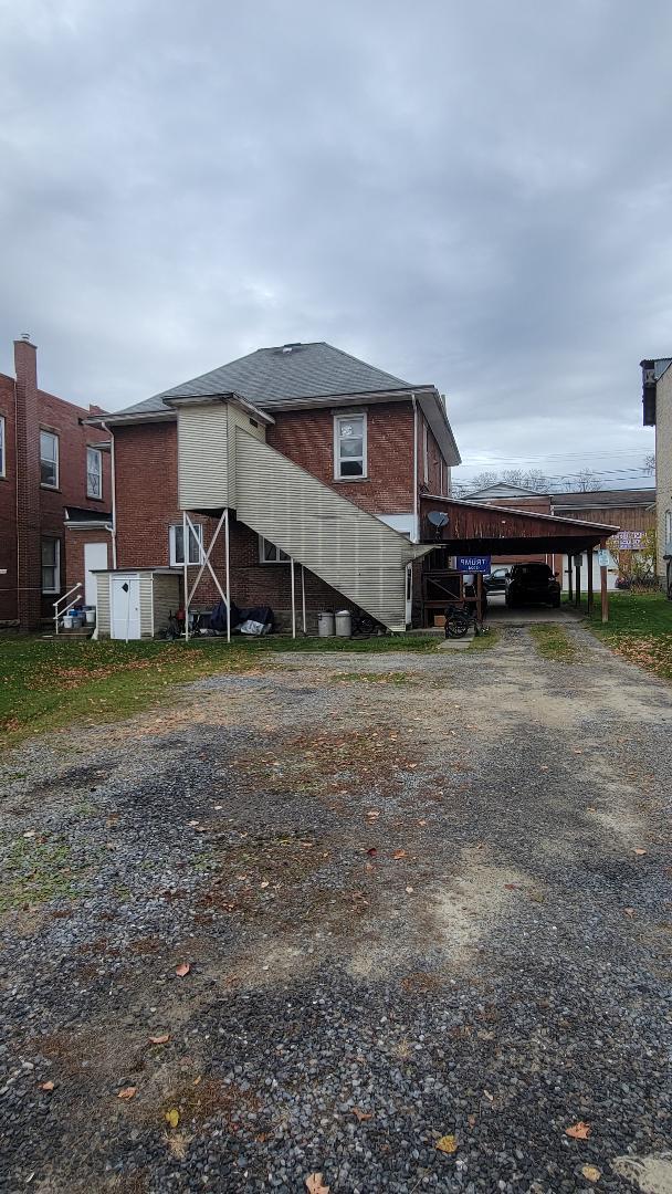 48&48 1/2 MAIN ST