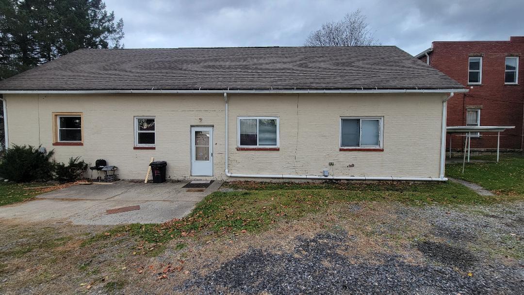48&48 1/2 MAIN ST