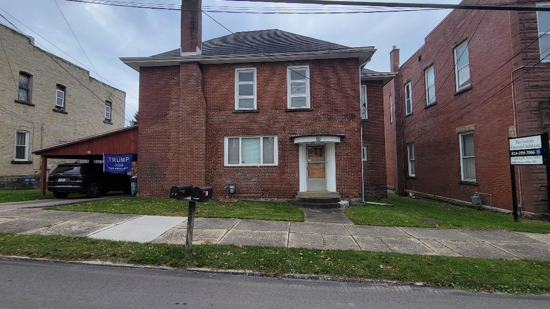 48&48 1/2 MAIN ST