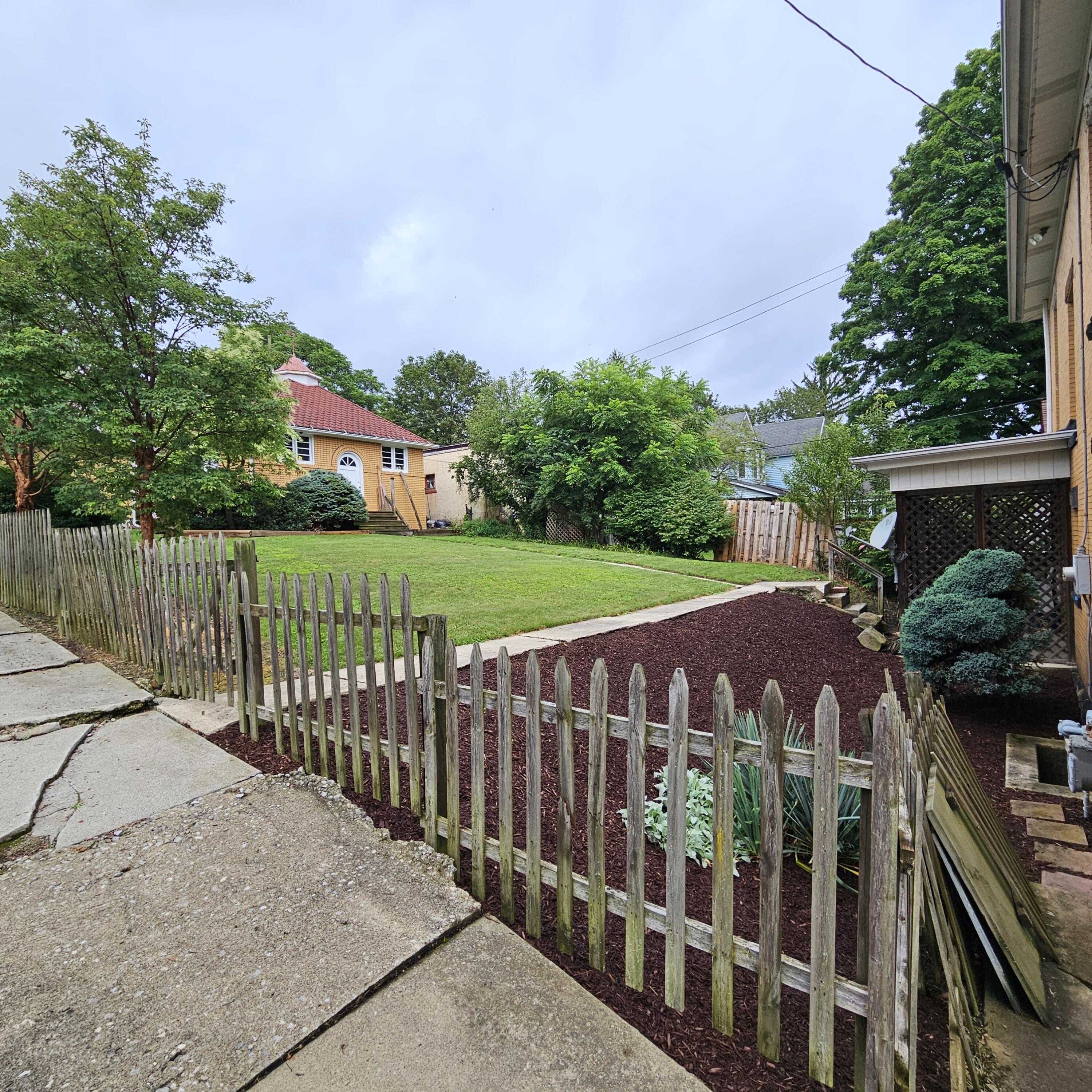 160 E LONG AVE