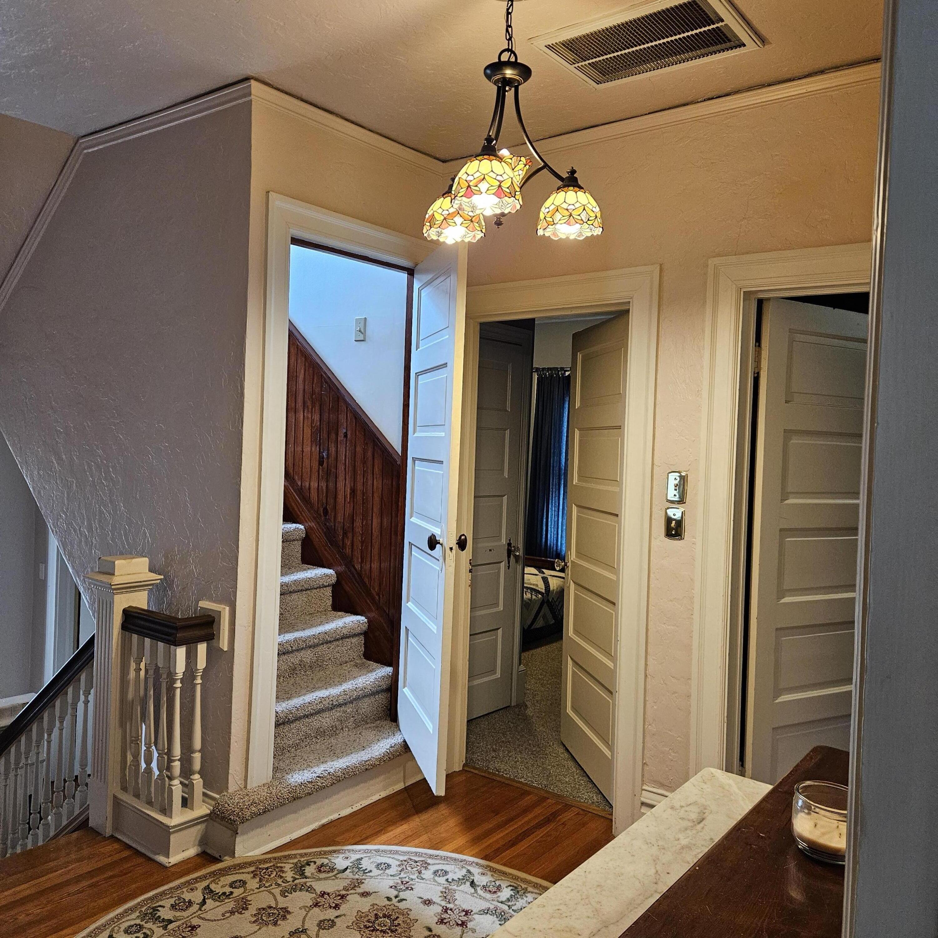 160 E LONG AVE