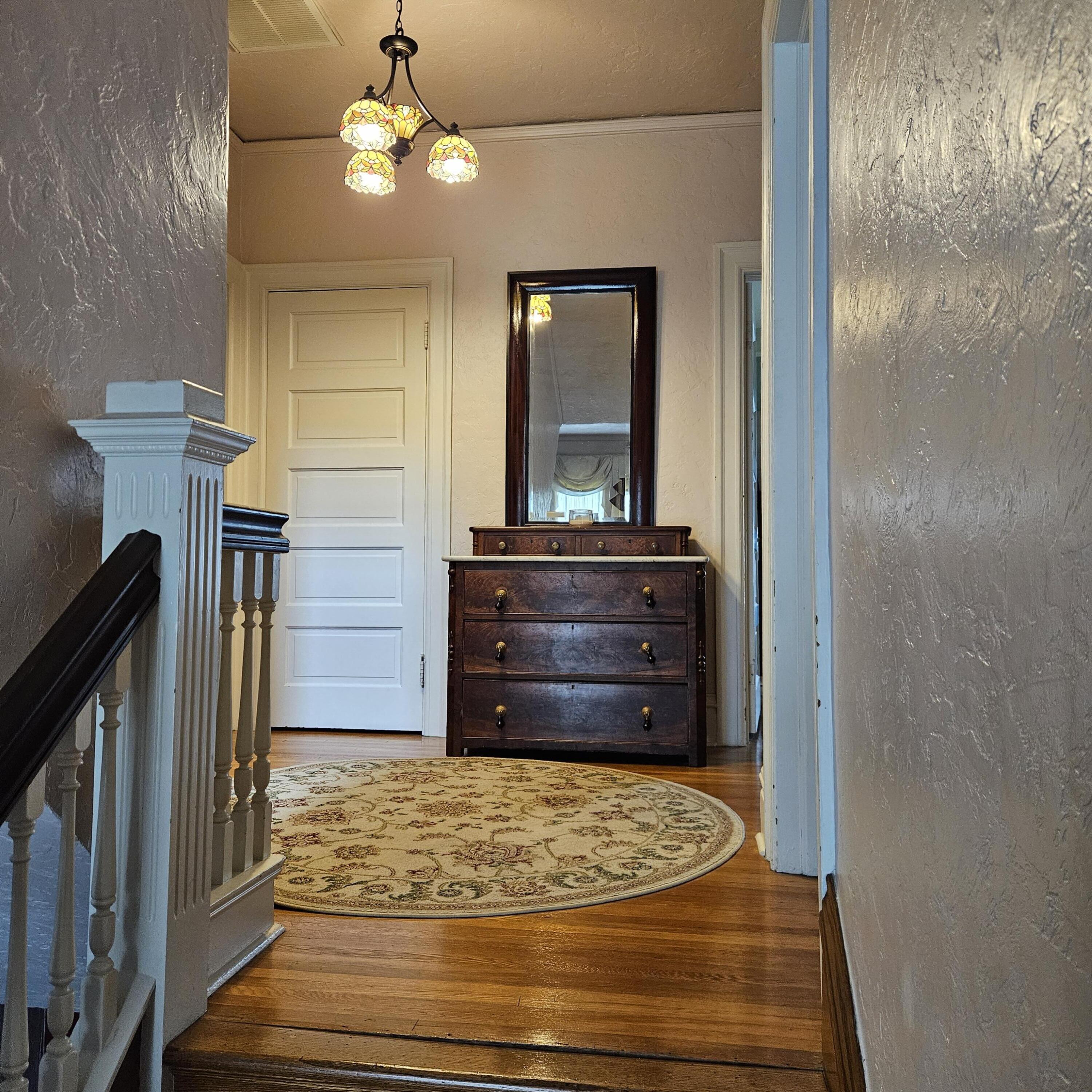160 E LONG AVE
