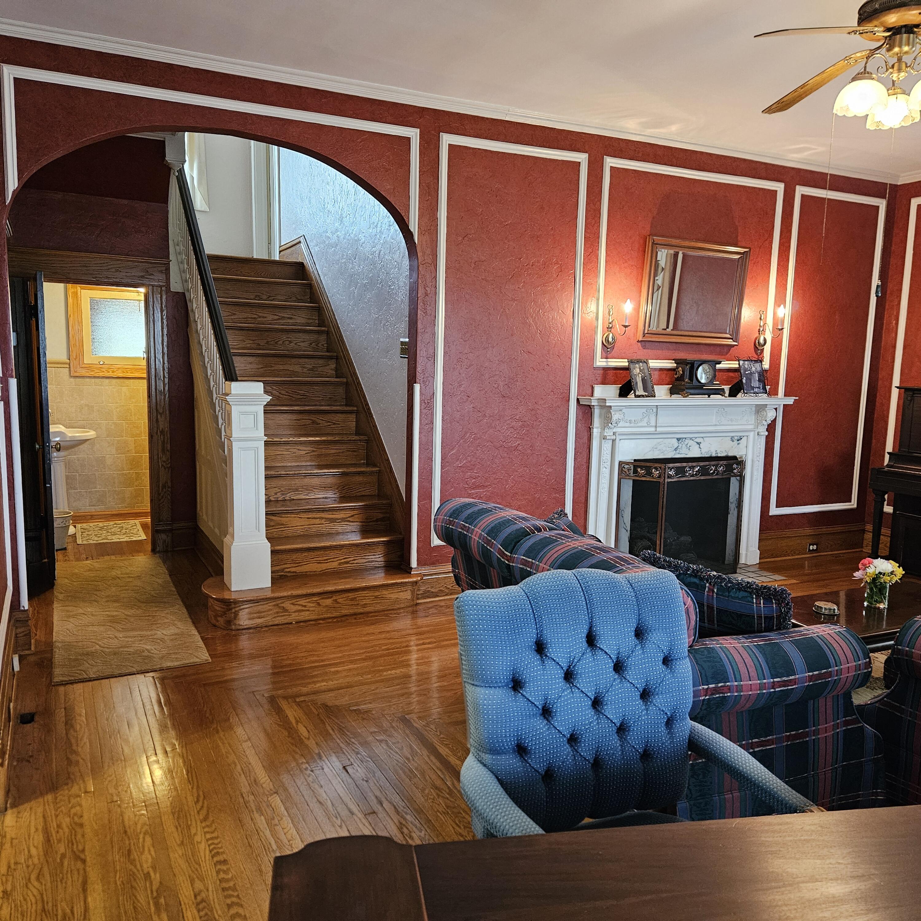 160 E LONG AVE