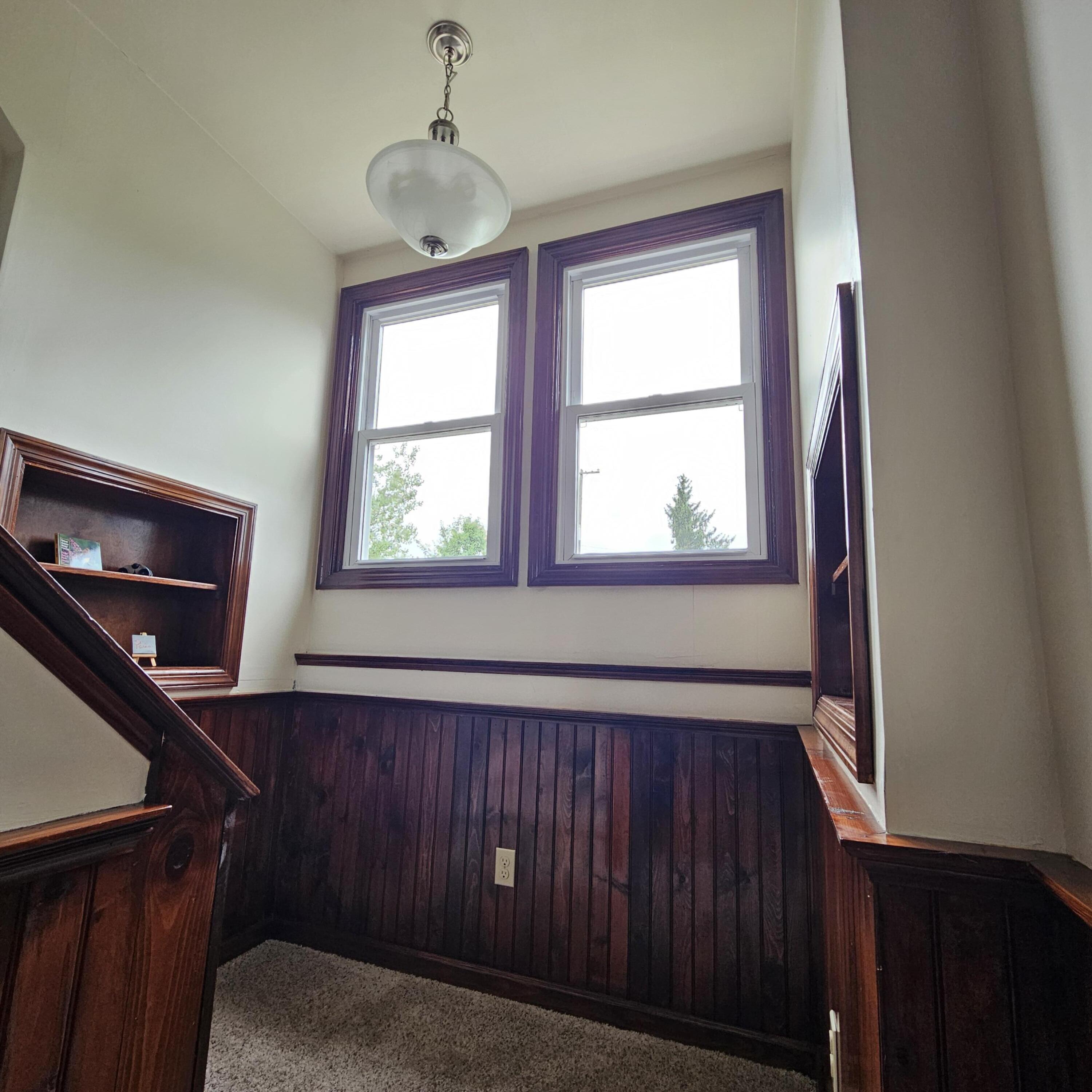 160 E LONG AVE