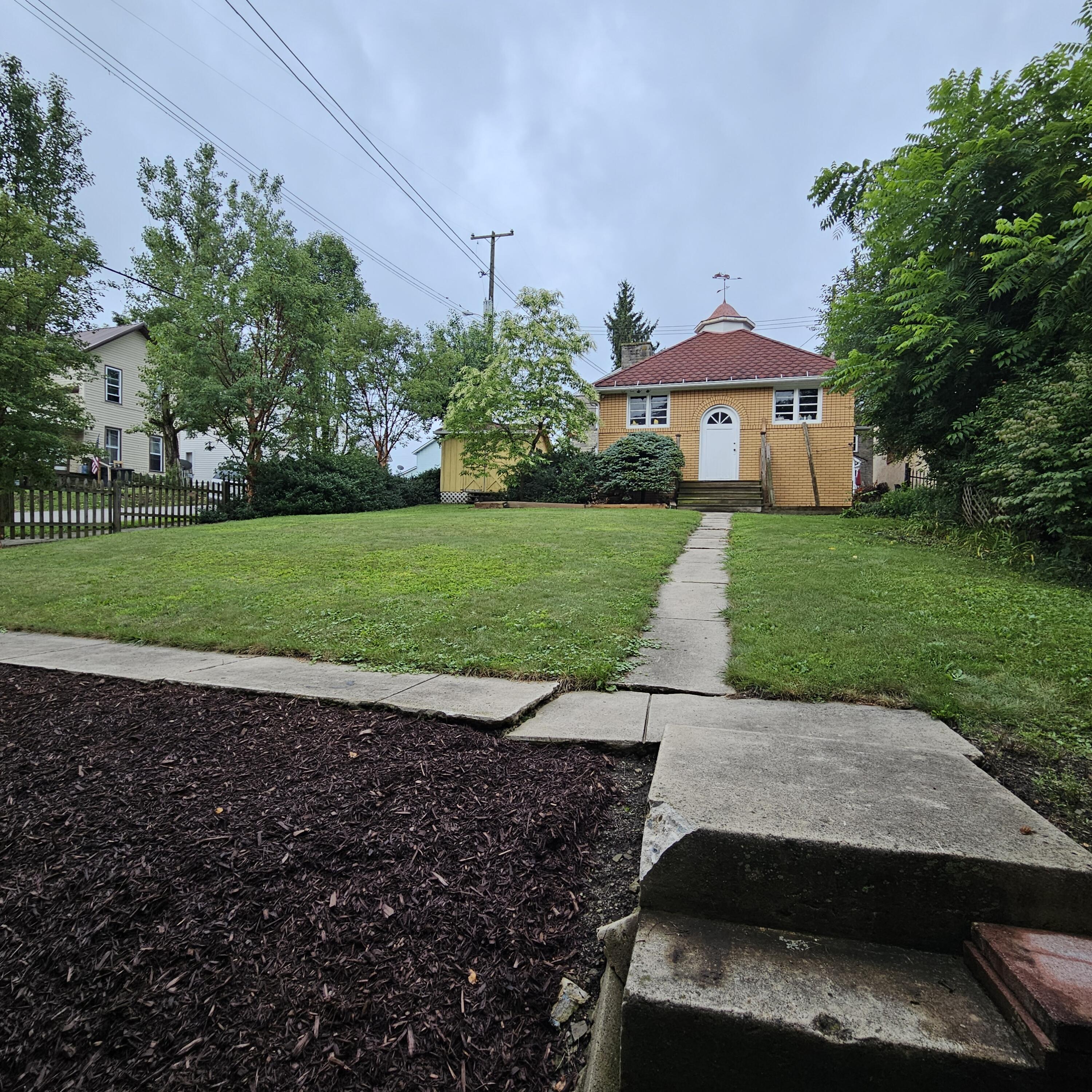 160 E LONG AVE