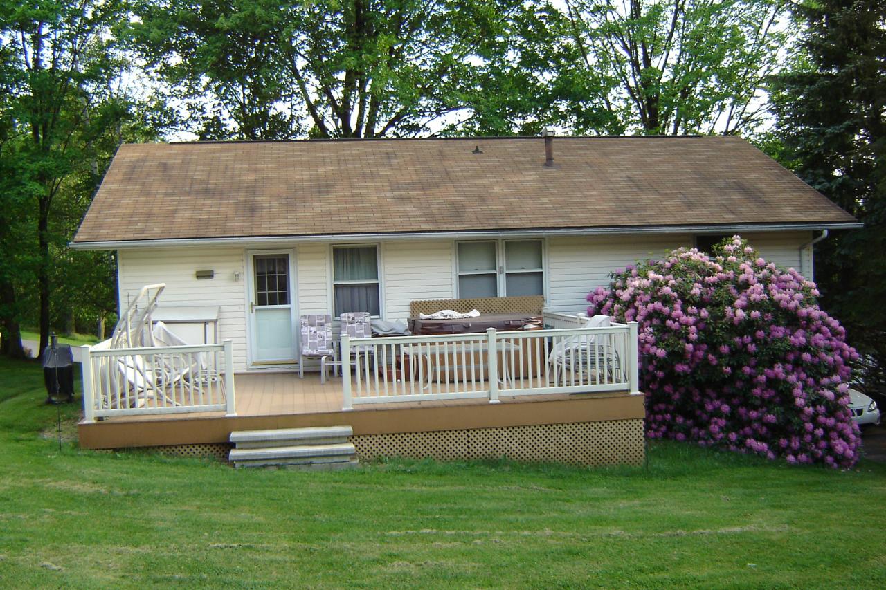 108 HOLLY DR