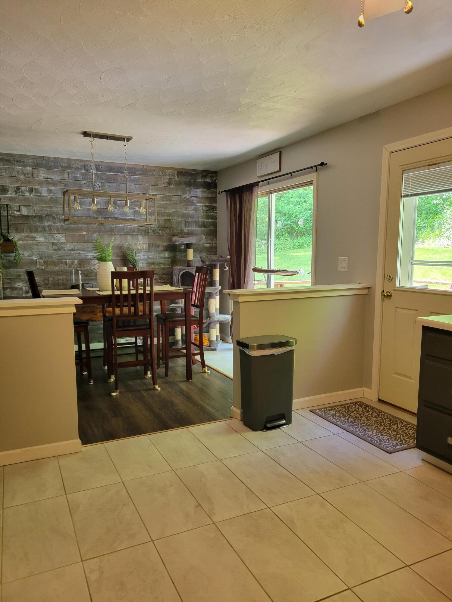 35 LAUREL LN