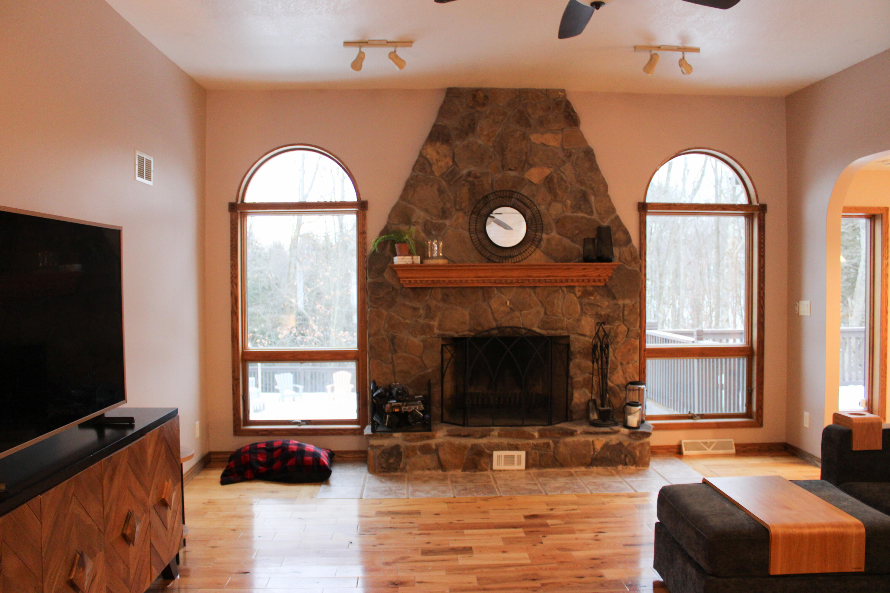 890 NELSON RD