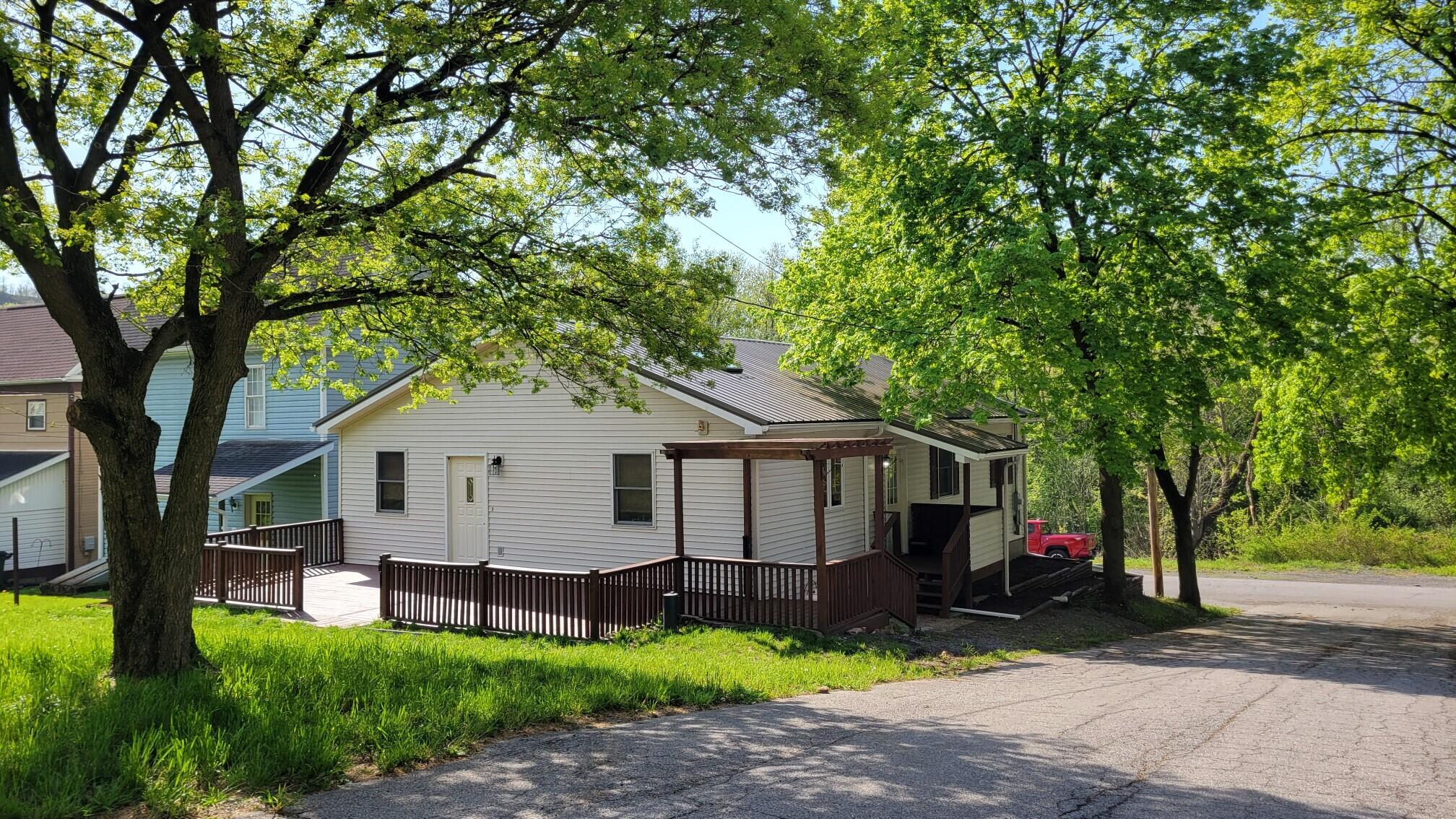 133 BOYD AVE