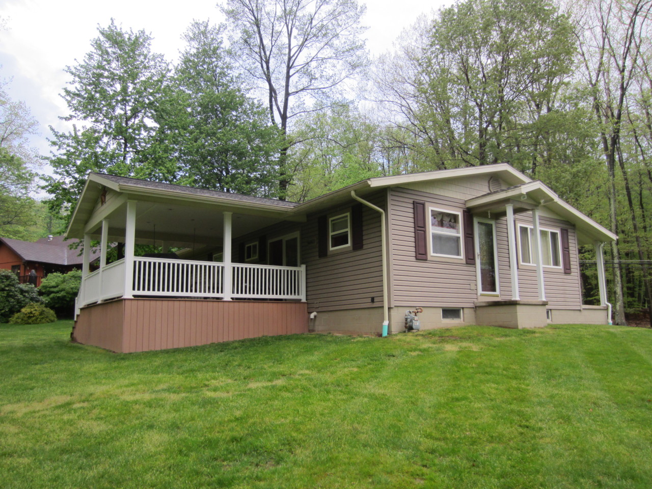 1082 HASTINGS RD