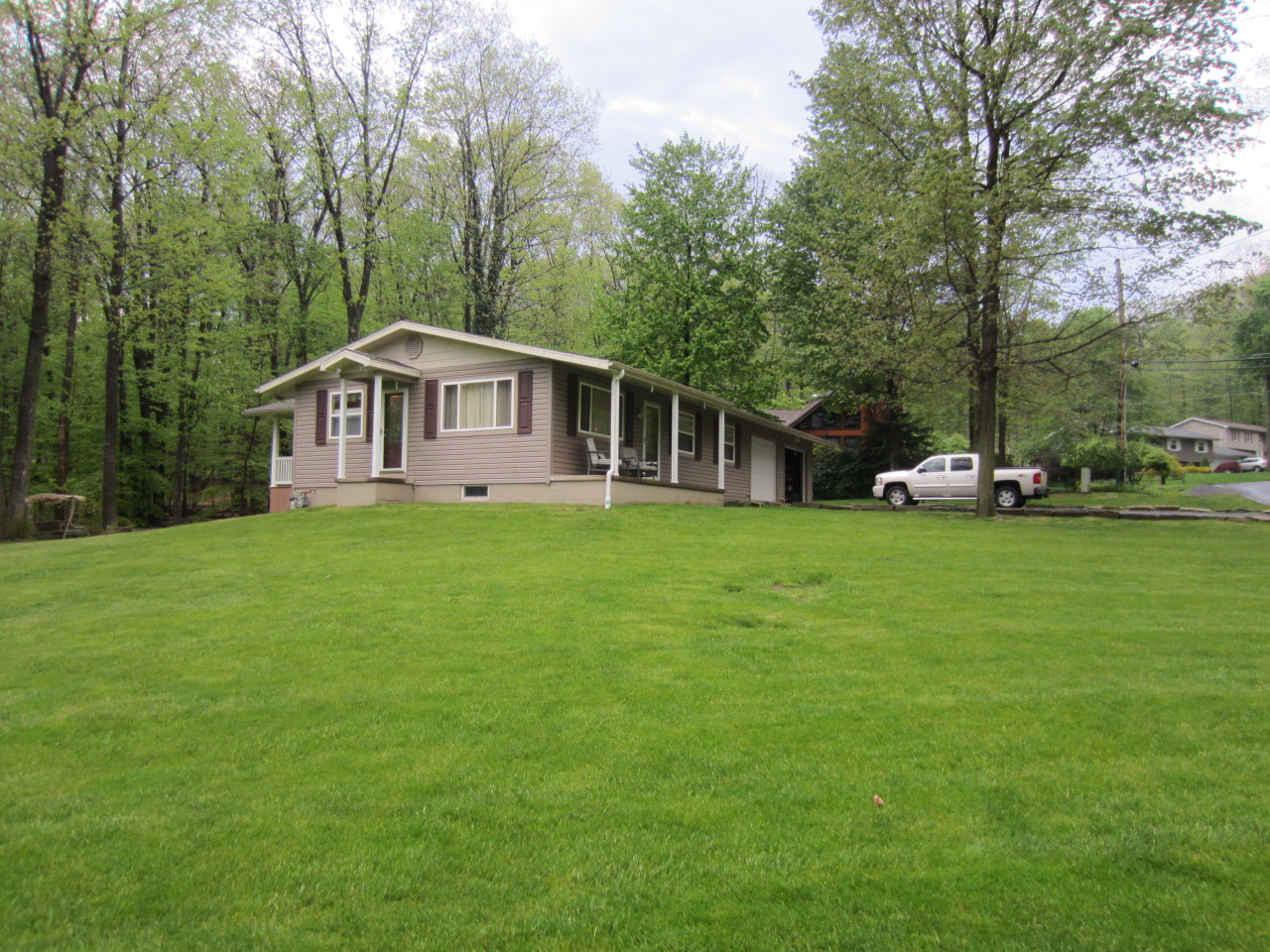 1082 HASTINGS RD