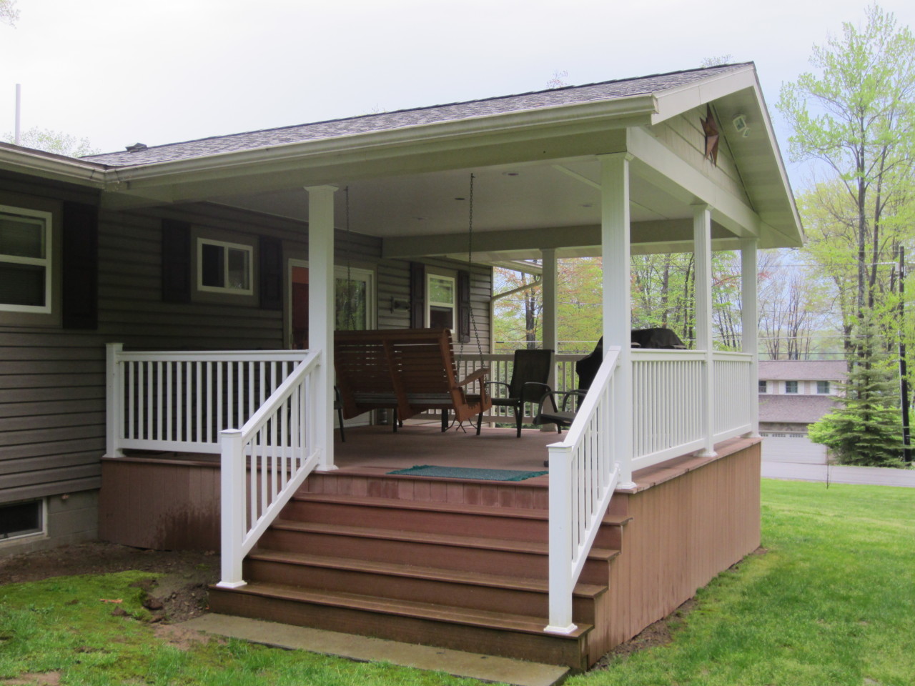 1082 HASTINGS RD