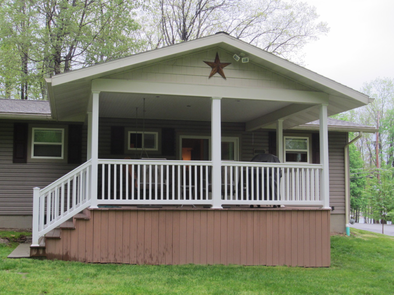 1082 HASTINGS RD