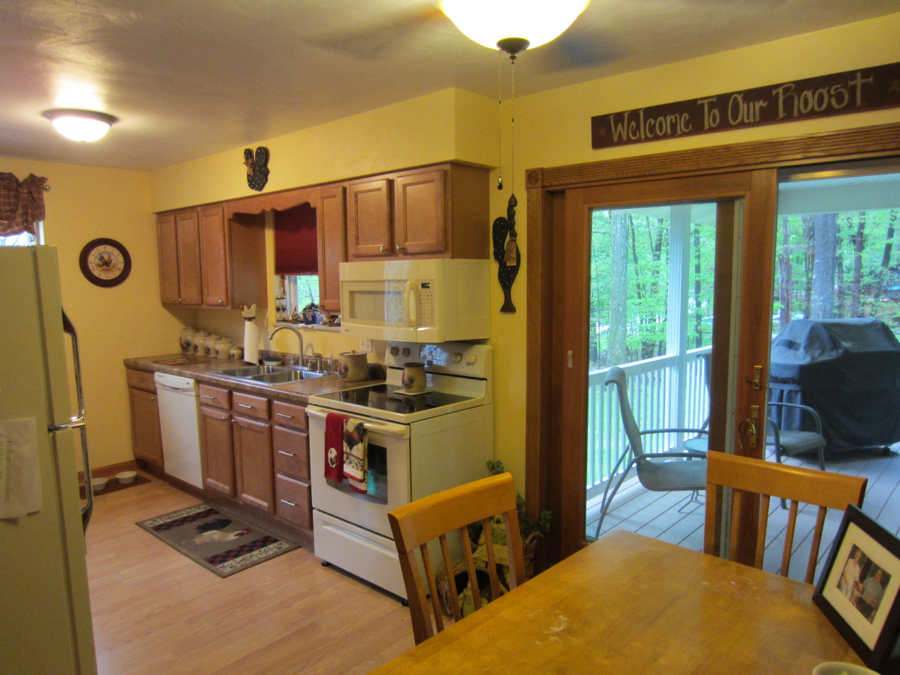 1082 HASTINGS RD