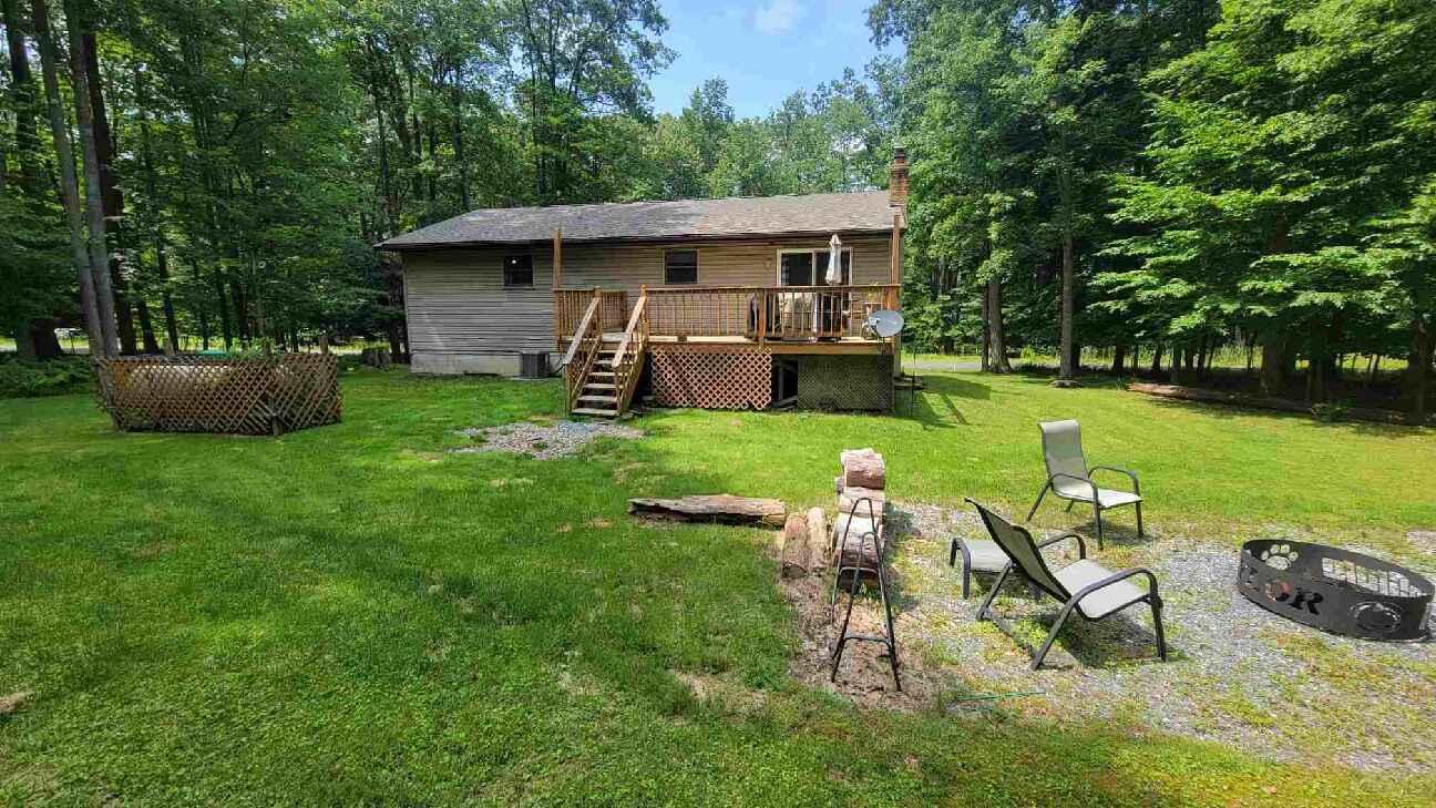 618 BLACK SWAN RD