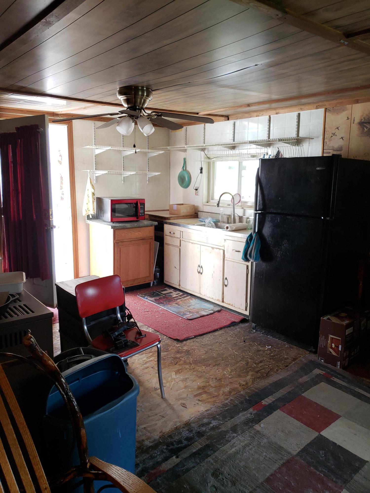 116 HOLLOW RD