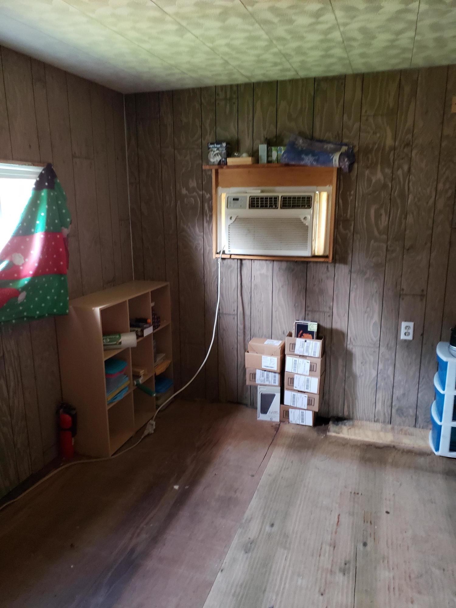 116 HOLLOW RD