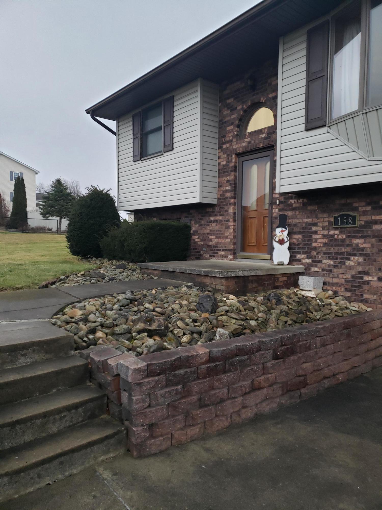158 CLEARVIEW DR