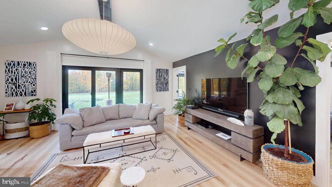 700 SIX SHILLINGS ROAD