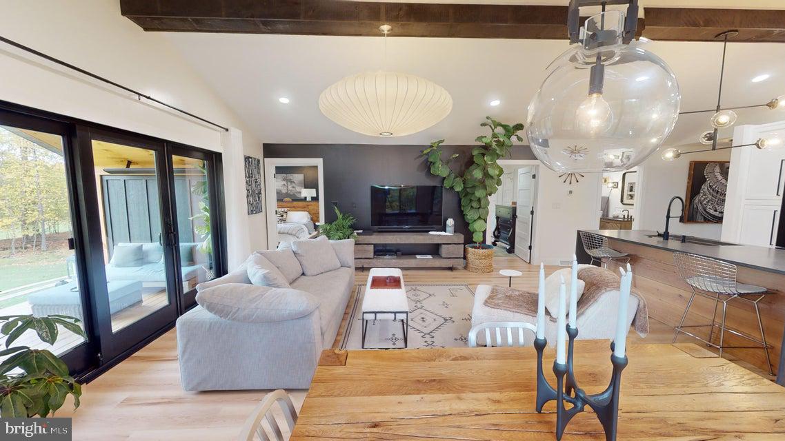 700 SIX SHILLINGS ROAD