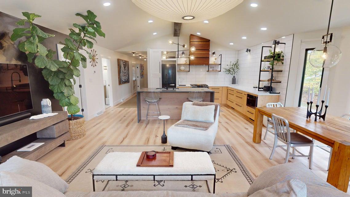 700 SIX SHILLINGS ROAD