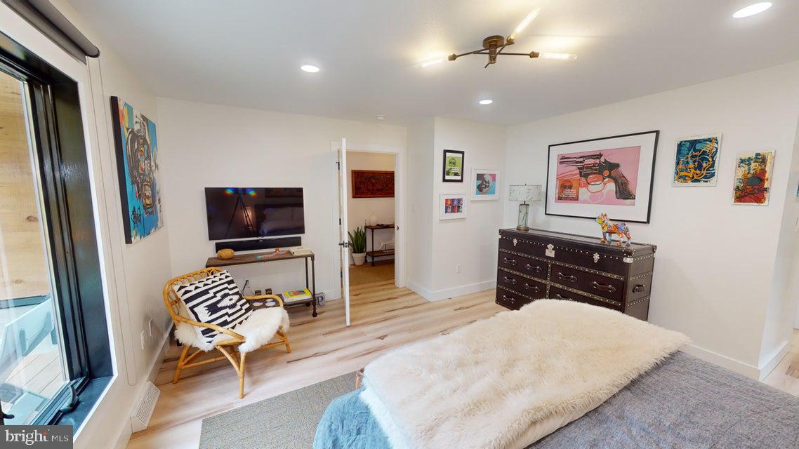 700 SIX SHILLINGS ROAD