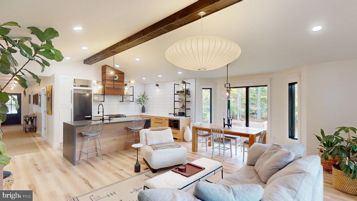 700 SIX SHILLINGS ROAD