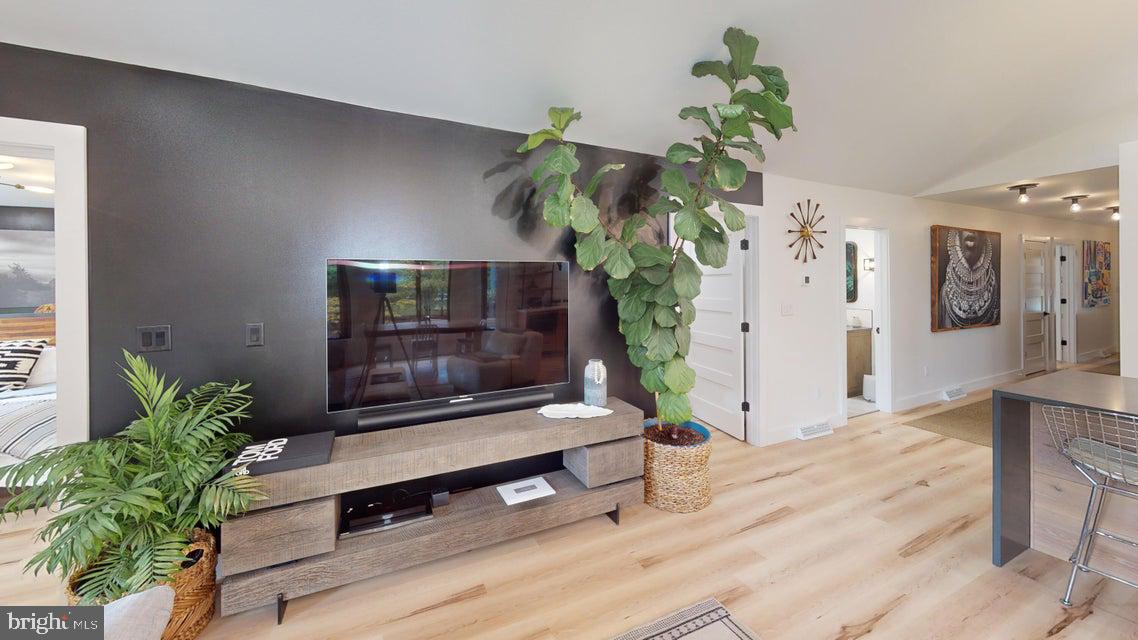 700 SIX SHILLINGS ROAD