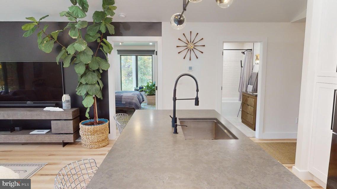 700 SIX SHILLINGS ROAD