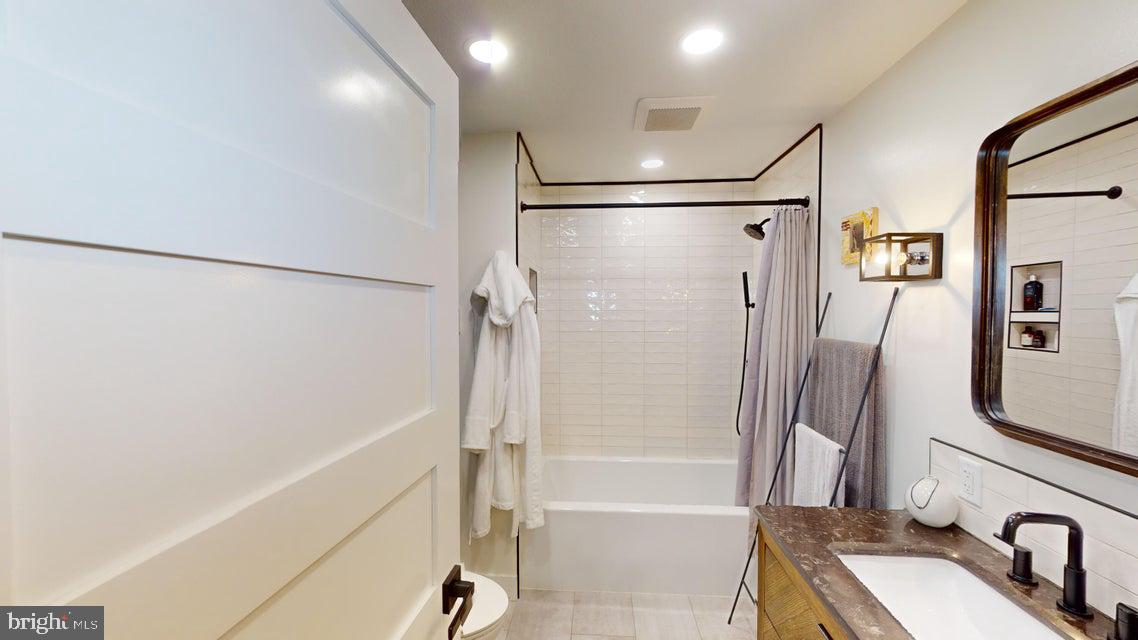 700 SIX SHILLINGS ROAD