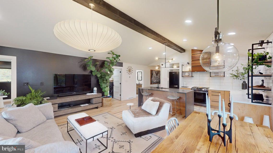 700 SIX SHILLINGS ROAD