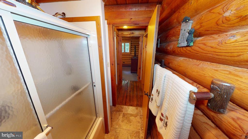 33 CODRINGTON ROAD