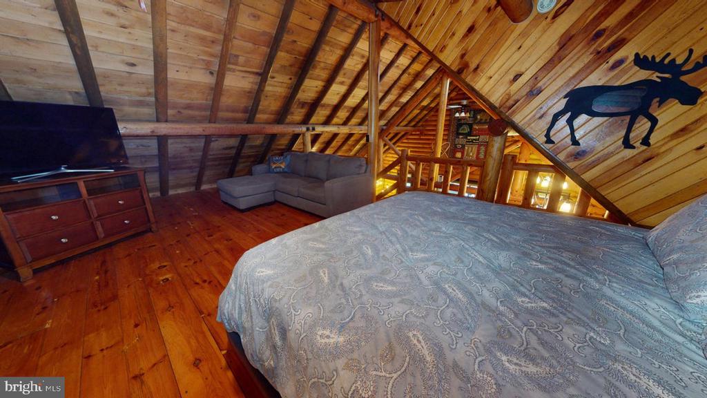 33 CODRINGTON ROAD