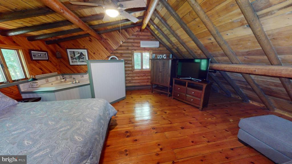 33 CODRINGTON ROAD