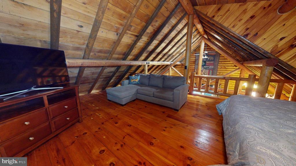 33 CODRINGTON ROAD
