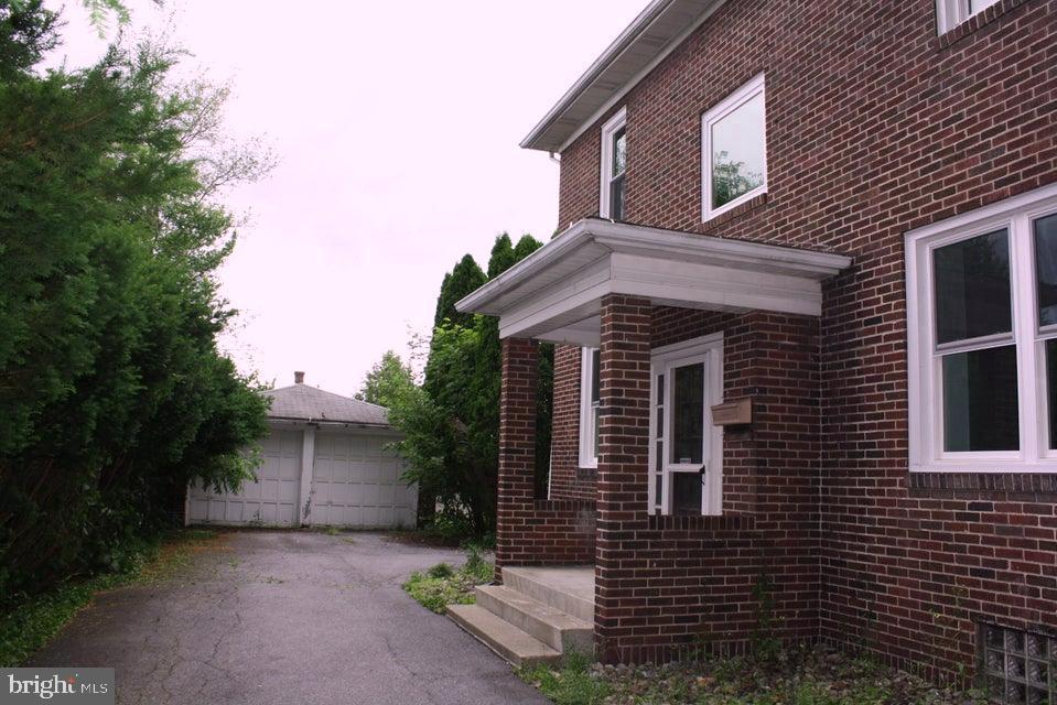 207 N 4TH STREET