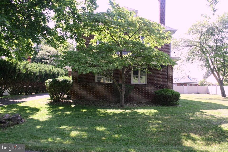 207 N 4TH STREET