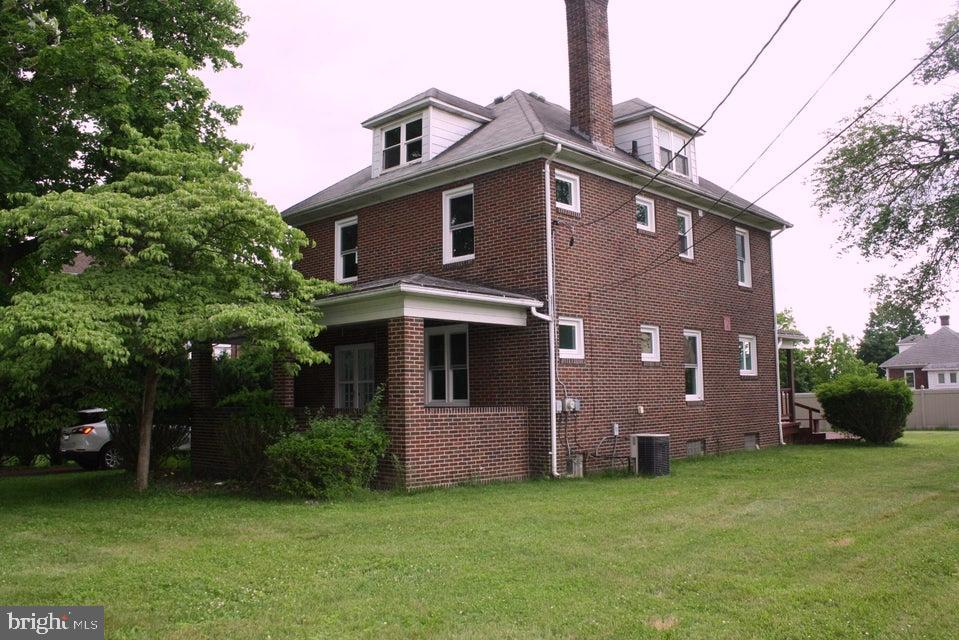 207 N 4TH STREET