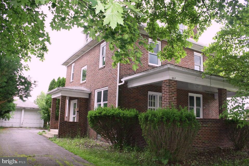 207 N 4TH STREET