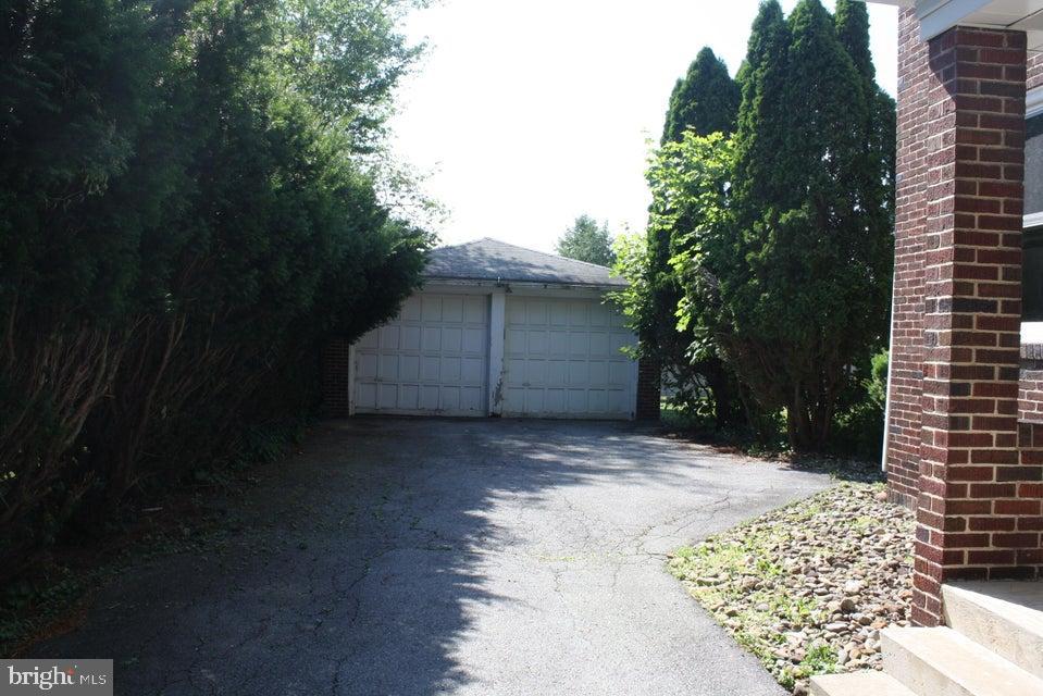 207 N 4TH STREET
