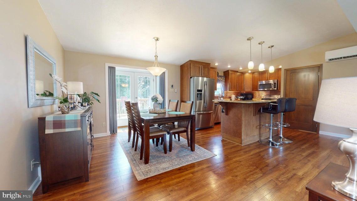 70 SLOPING VIEW DRIVE