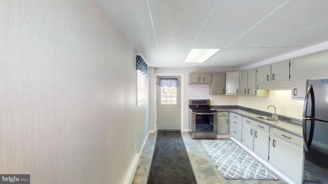 70 SLOPING VIEW DRIVE