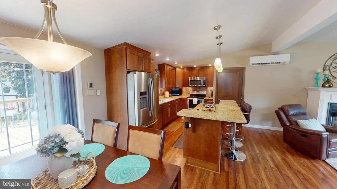 70 SLOPING VIEW DRIVE