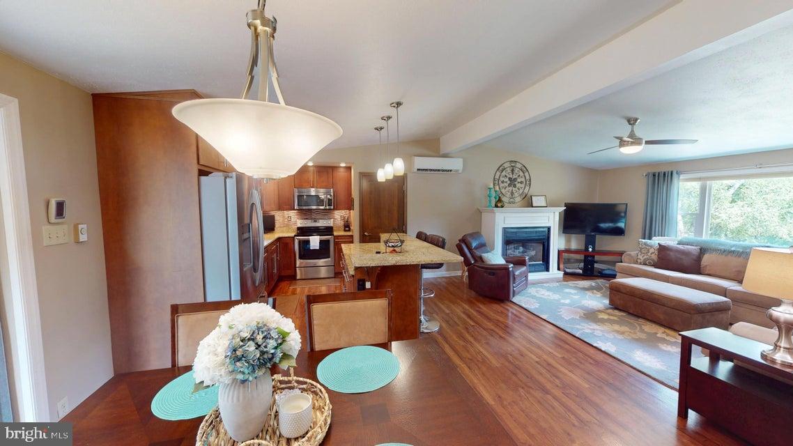 70 SLOPING VIEW DRIVE