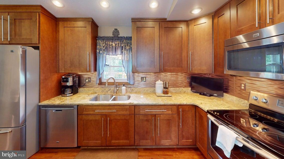 70 SLOPING VIEW DRIVE